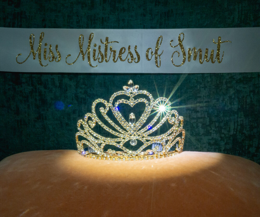 An Evening of Vintage Smut Crown