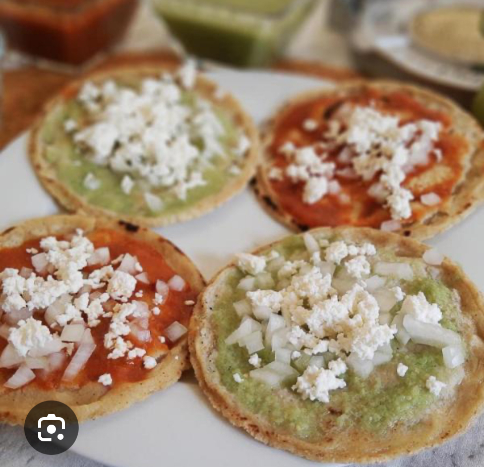 platter of picaditas de tinga